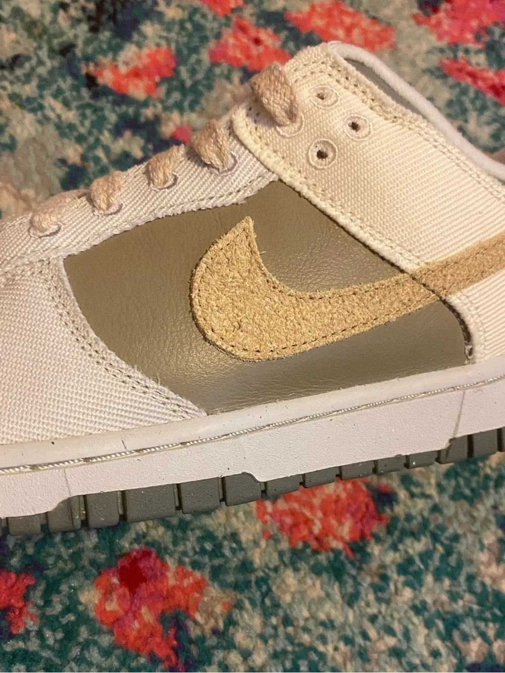 Nike Cream Low Dunk Leather And Suede Sneakers Women’s Size 9.5 Men’s Size 8